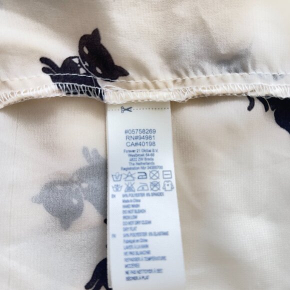 I love H81 Kitten Print blouse Women's Size S/P cream & black cat button down - Picture 9 of 10